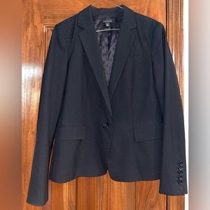 ANN TAYLOR Ankle Pant Suit. WOMENS. Jacket Size 6. Ankle Pant Size 6. Black.